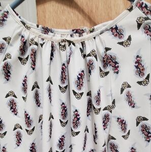 Loft floral top. Medium. EUC.